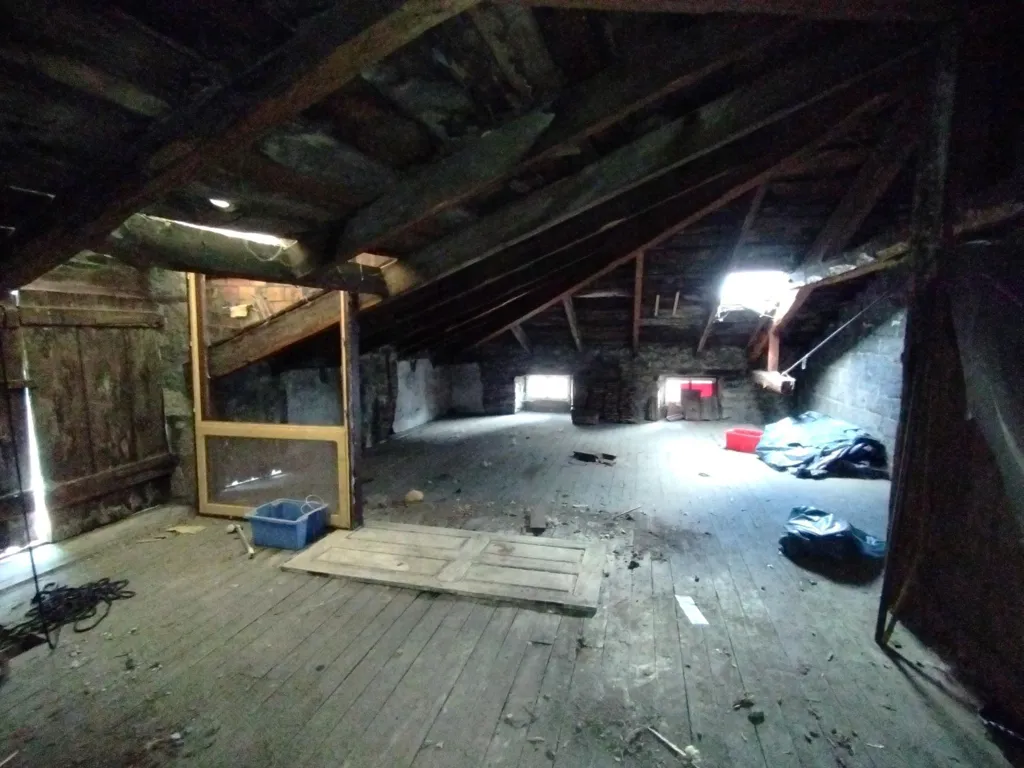 Maison 7 pièces à SAINT-MARTIN-DE-VALAMAS
