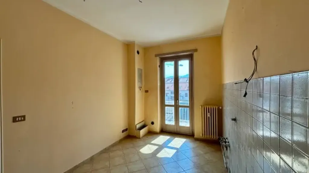 Pièces - Modernised 2-Bed Flat with Balcony in Pinerolo