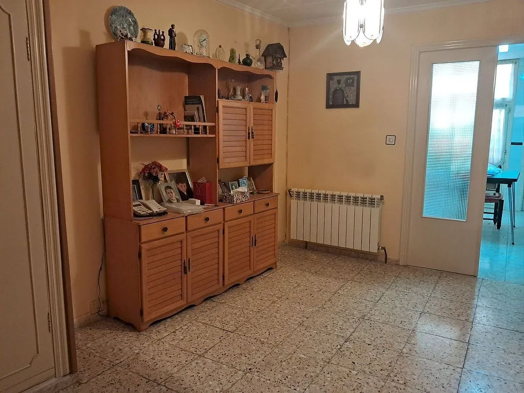 Esik - Traditional Chalet with Terrace in Valjunquera