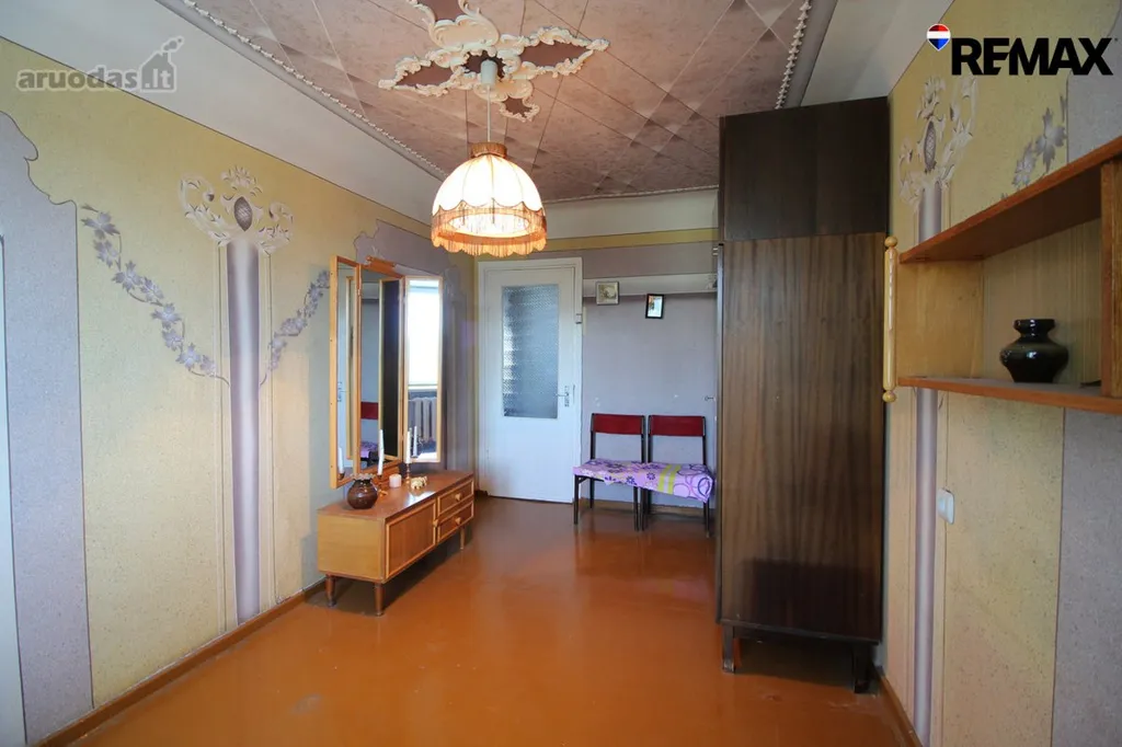Hallway - 3-Bedroom Apartment with Balcony in Šiauliai Centre