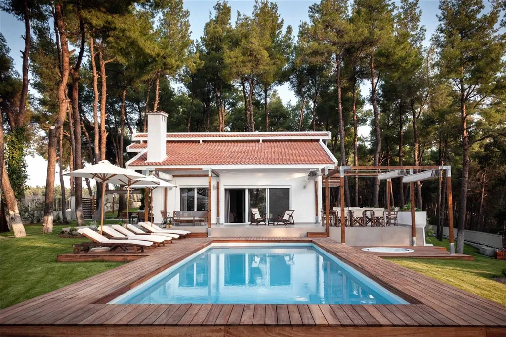 Maison 7 pièces à Kassandra