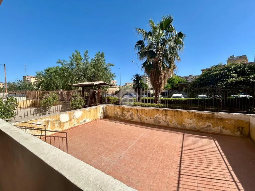 Terrass - Apartment with Balcony and Terrace in Palermo