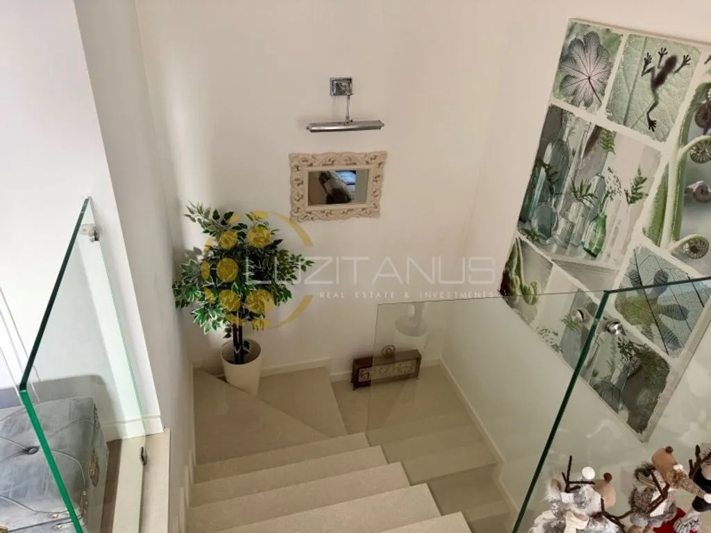 Pièces - Luxury Villa with Pool in Aroeira, Setúbal