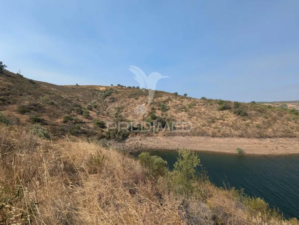 Jardin - Rustic Land with Waterfront on Beliche Dam, Algarve