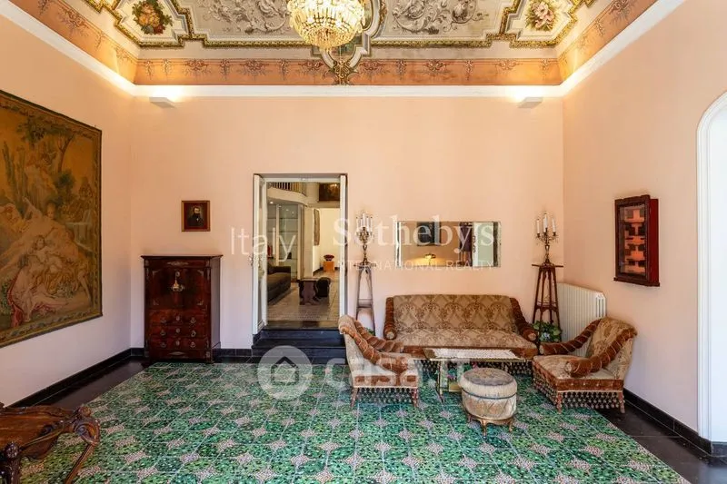 Soggiorno - Historic Triplex with Terraces in Modica