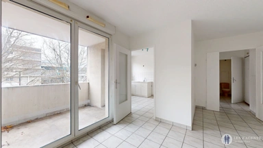 Entrée - Appartement T2 Nouveau-Centre avec Terrasse et Garage
