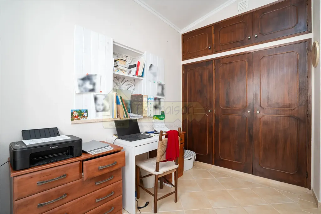 Bureau - Single-Storey Villa with Pool in Faro