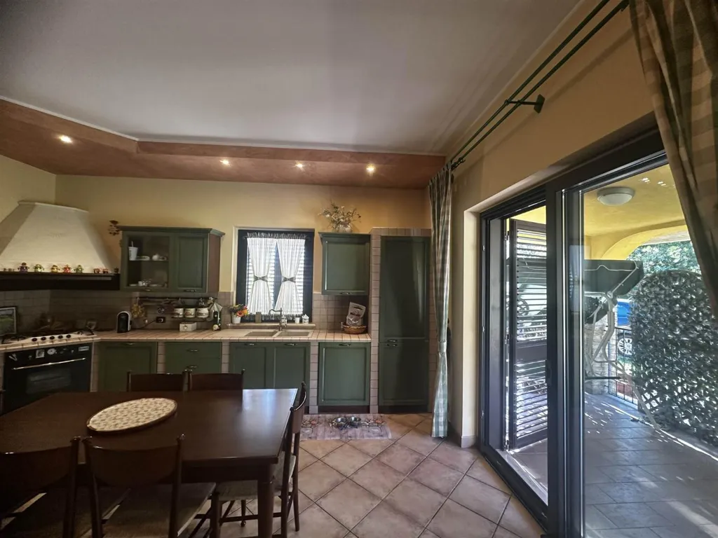 Cucina - Elegant Villa with Garden in Vasto