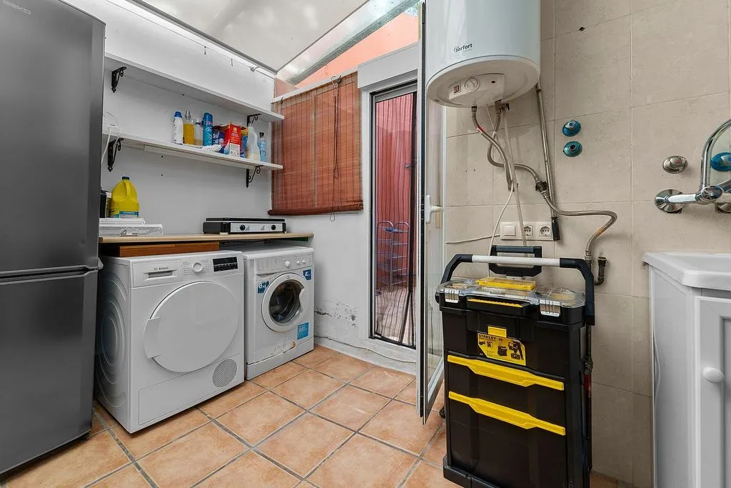 Pesuköök - 3-Bed Apartment with Pool in Torreblanca, Fuengirola