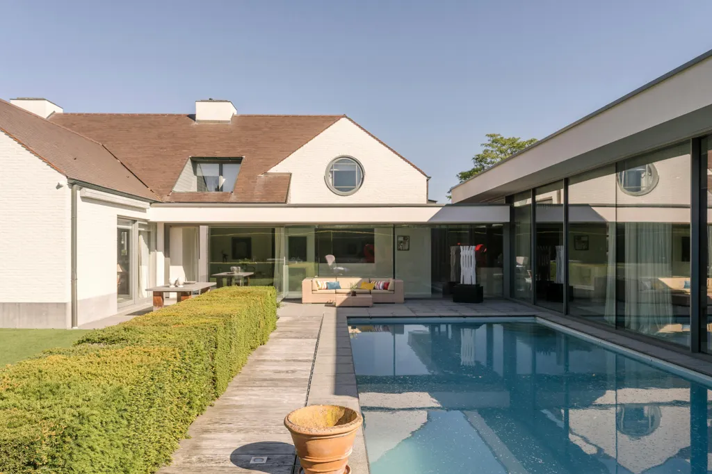 Bassein - Luxury Villa with Pool in Villapark, Waregem