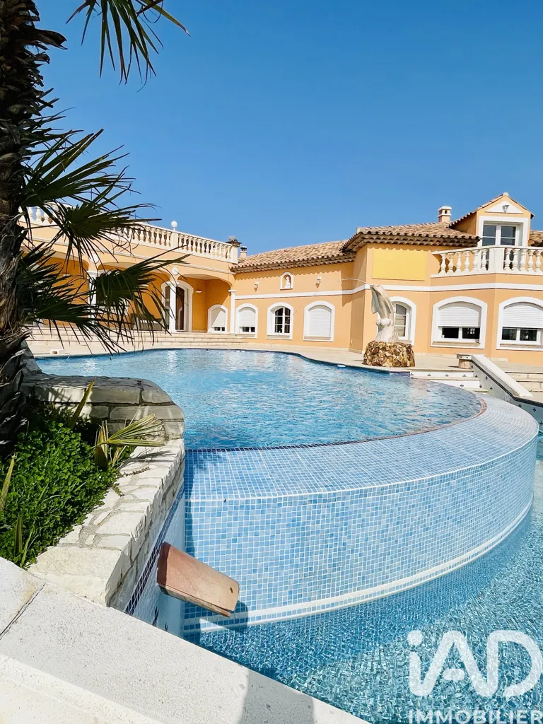 Piscine - Villa Moderne avec Vue Mer à Roquebrune-sur-Argens