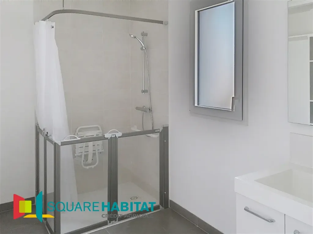 Maison Neuve pour Seniors avec Terrasse à Frehel