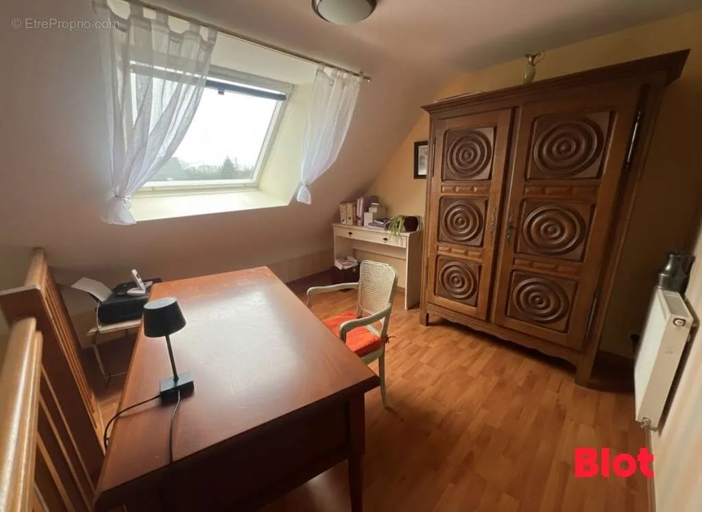 Kabinet - House with Garden and Expansion Potential in Berric