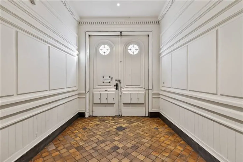 hallway_entrance
