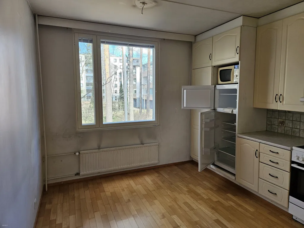 Köök - Spacious Apartment with Balcony in Matinkylä, Espoo