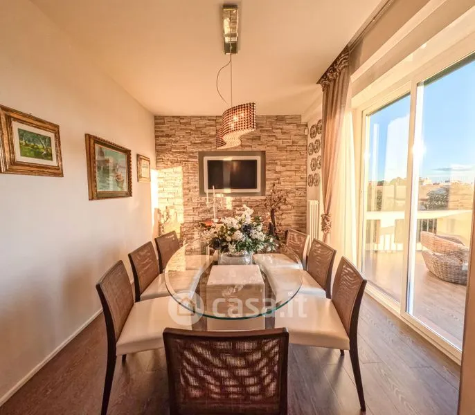 Salle à manger - Luxury Penthouse with Sea View in Genoa