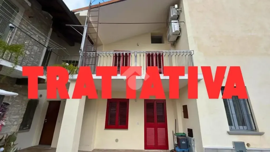 Välivaade - Rustic Duplex with Terrace in Paratico