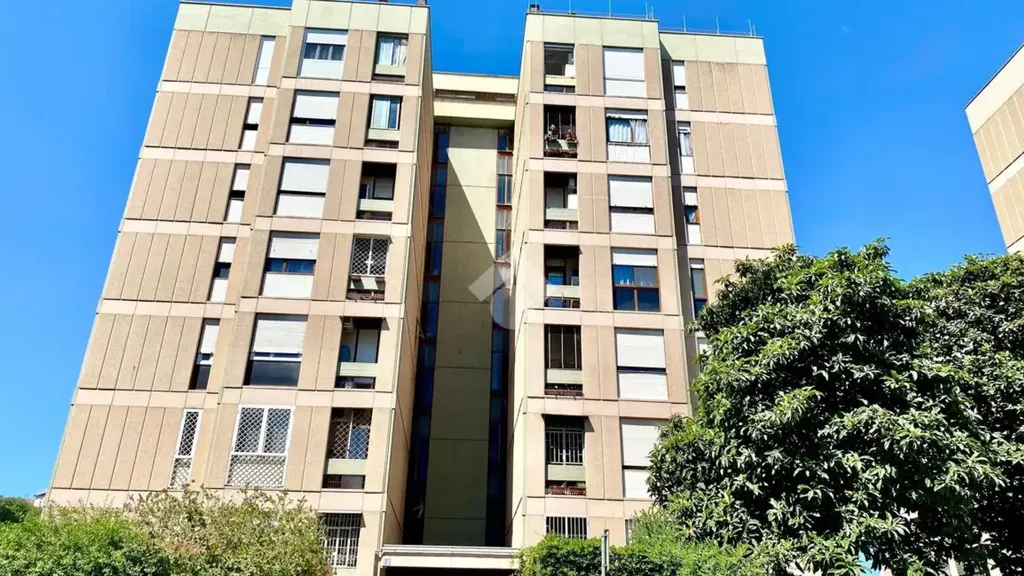 Esterno - Bright Triplex with Balcony in Rome