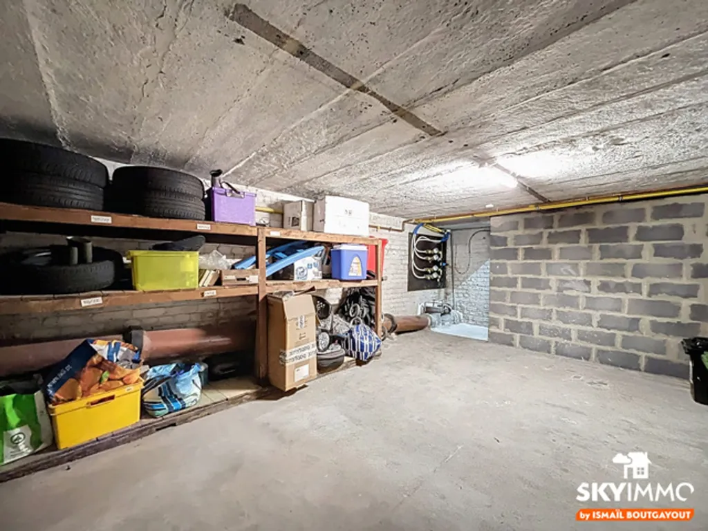 Garage - Spacious Apartment with Terrace in Seraing