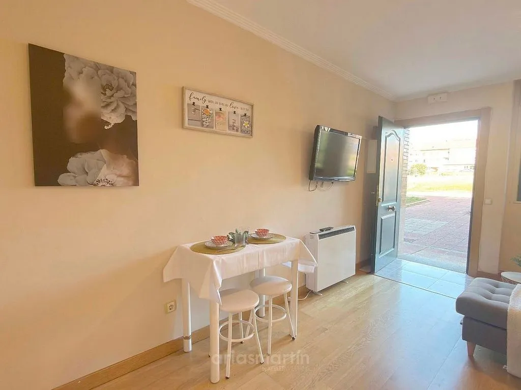 Soggiorno - Office with Patio in Salamanca's Valhondo Park