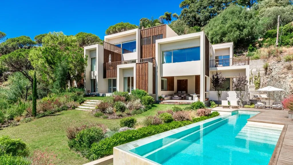 Piscine - Modern Villa with Mountain Views in El Madroñal