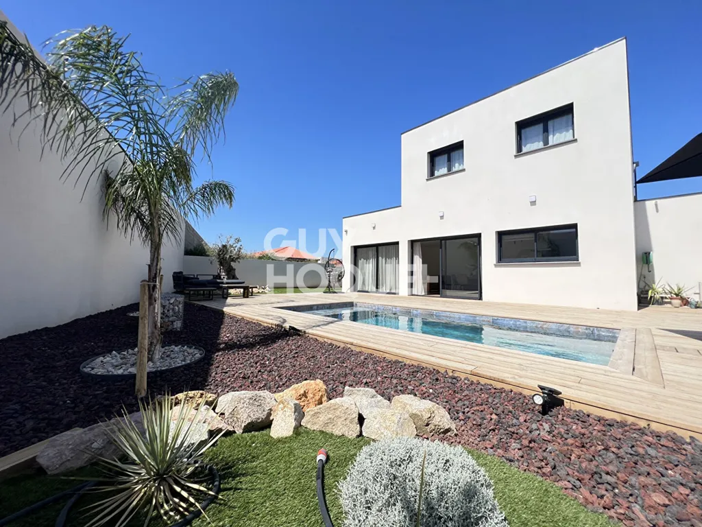 Bassein - Contemporary Villa with Bali-Style Pool in Pollestres
