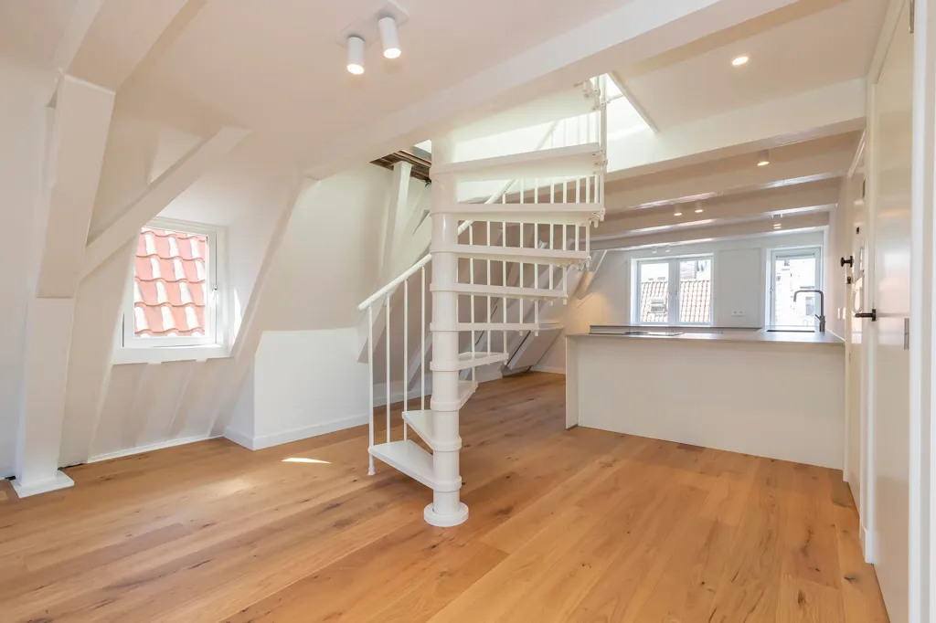 Elutuba - Duplex Apartment with Canal View in Amsterdam