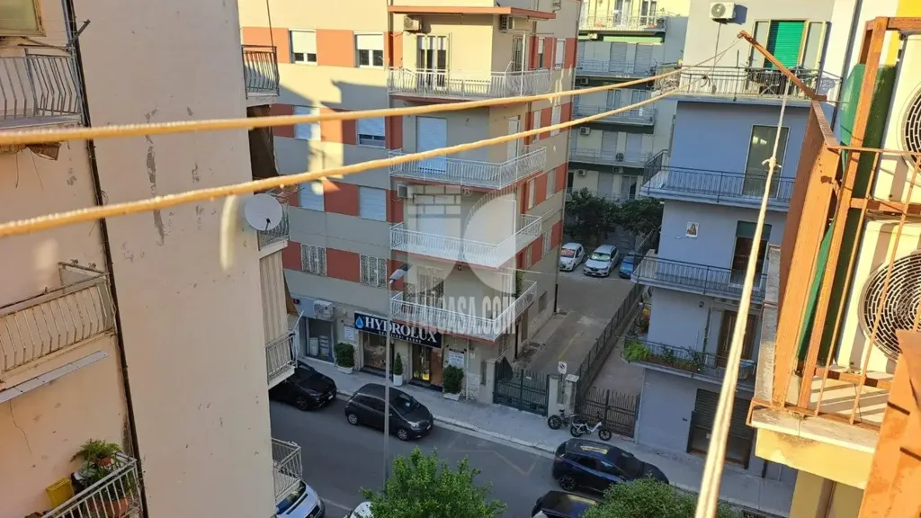 Balcon - Rearfacing Apartment with Balconies in Crotone