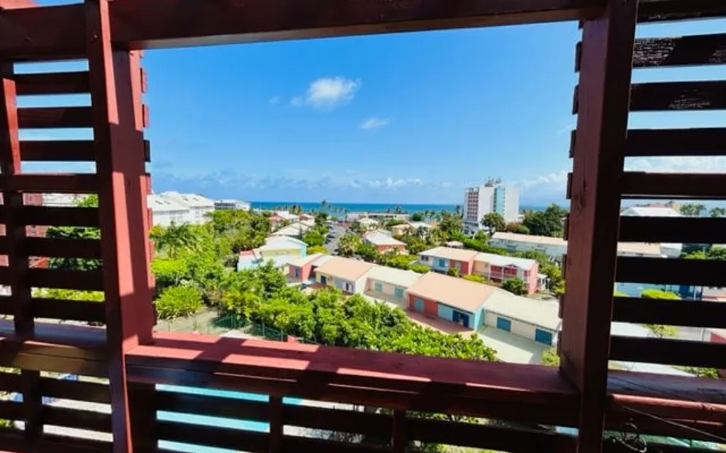 Balcon - Duplex Meublé avec Piscine à Le Gosier