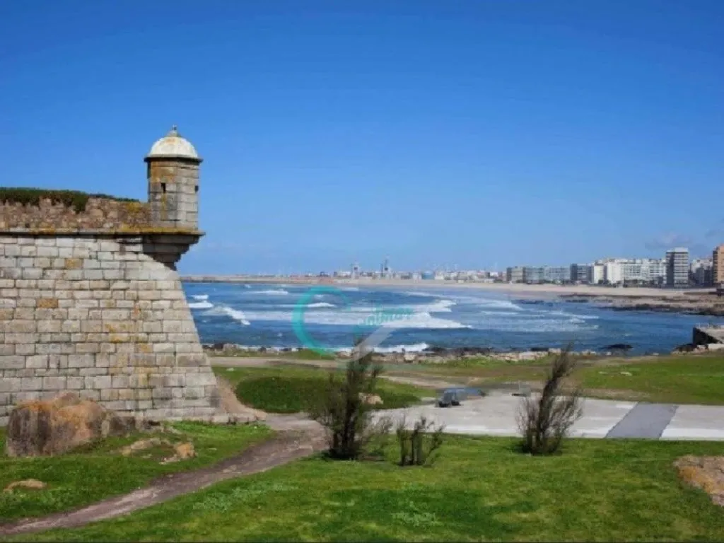 1-Bed Flat with Garage in Matosinhos