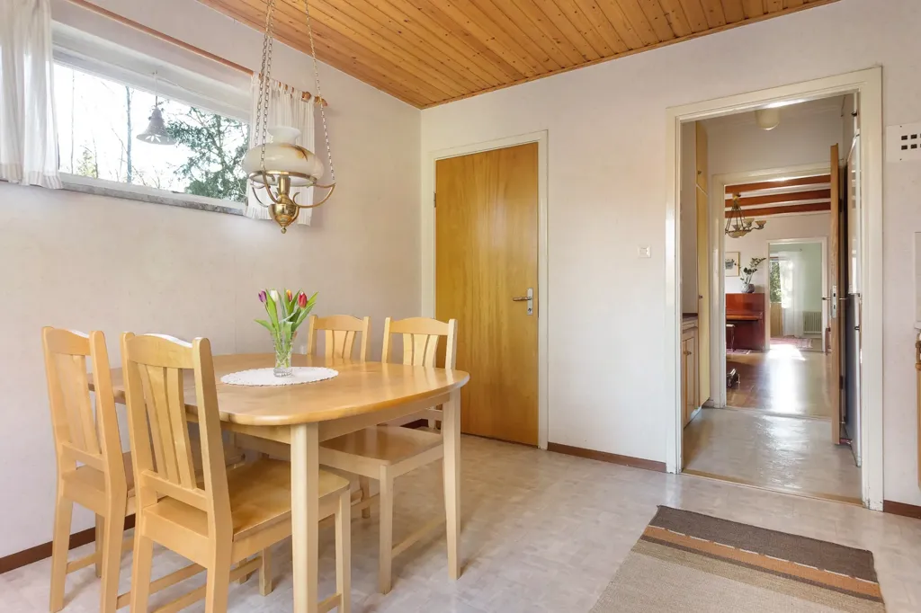 Salle à manger - Disponent Villa with Lake View in Lindesberg