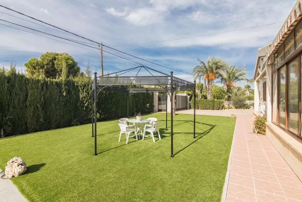 Jardin - Luxury Villa with Pool in Elche