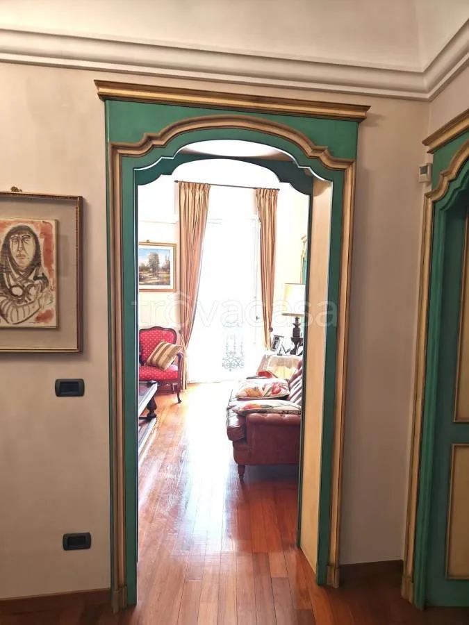 Entrée - Historic Apartment with Balcony in Bra