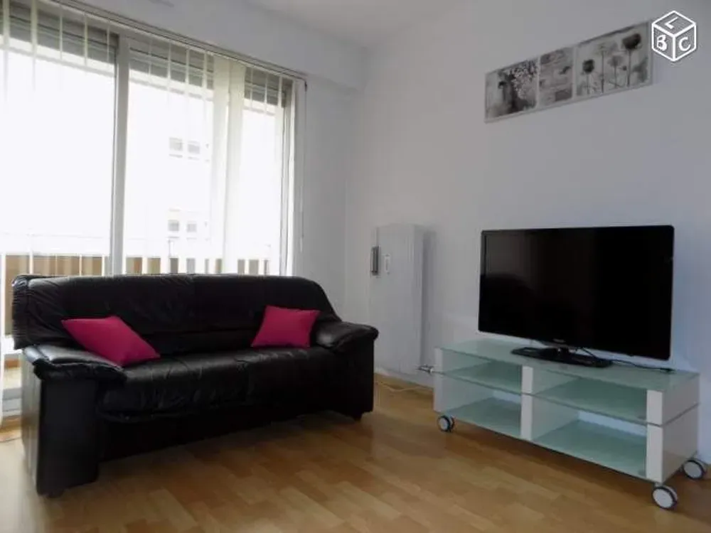 Elutuba - Student-Friendly Flat with Balcony in Strasbourg