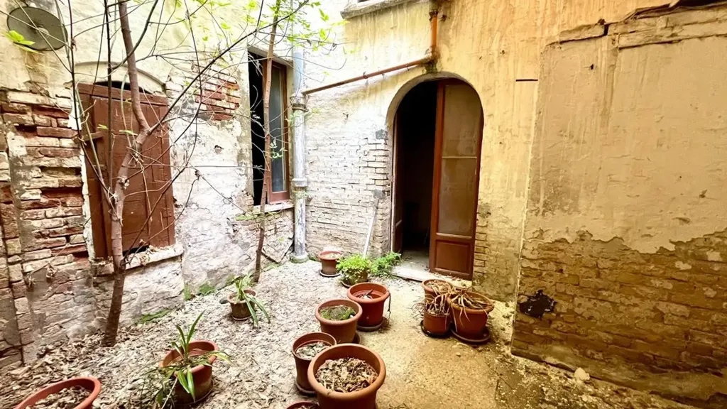 Aed - Independent House with Terrace in San Severo