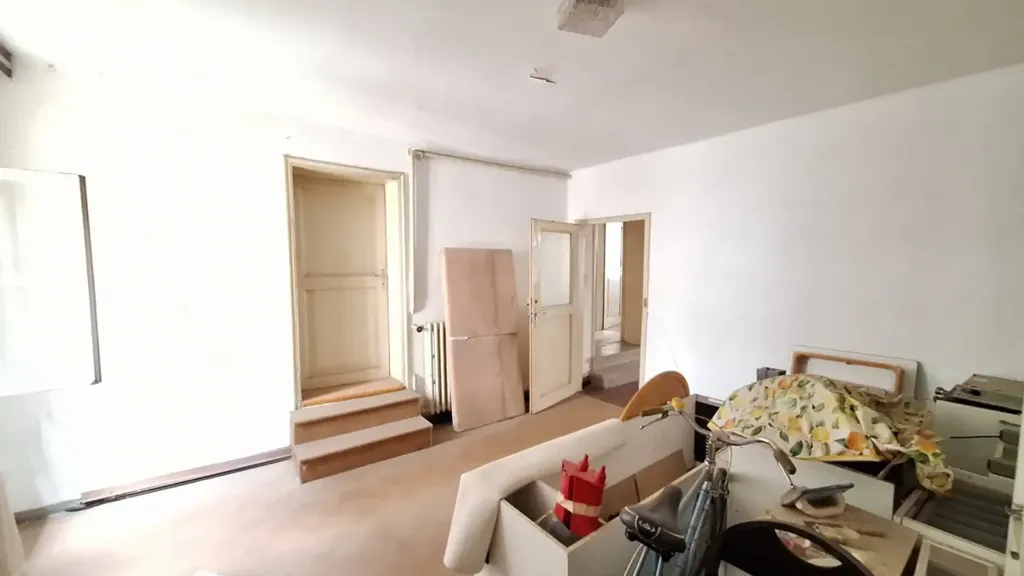 Toad - Restoration-Ready Apartment with Garden in Rovigo