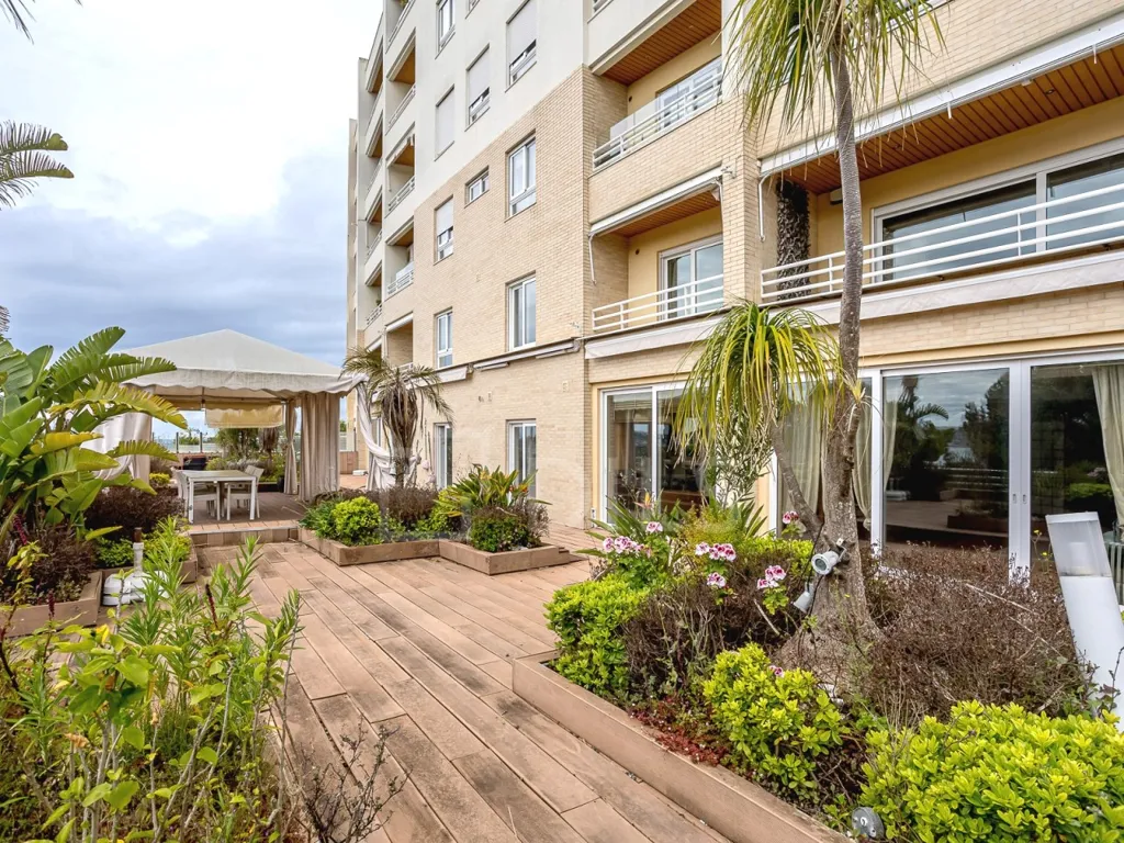 Terrass - Duplex Apartment with River View in Algés