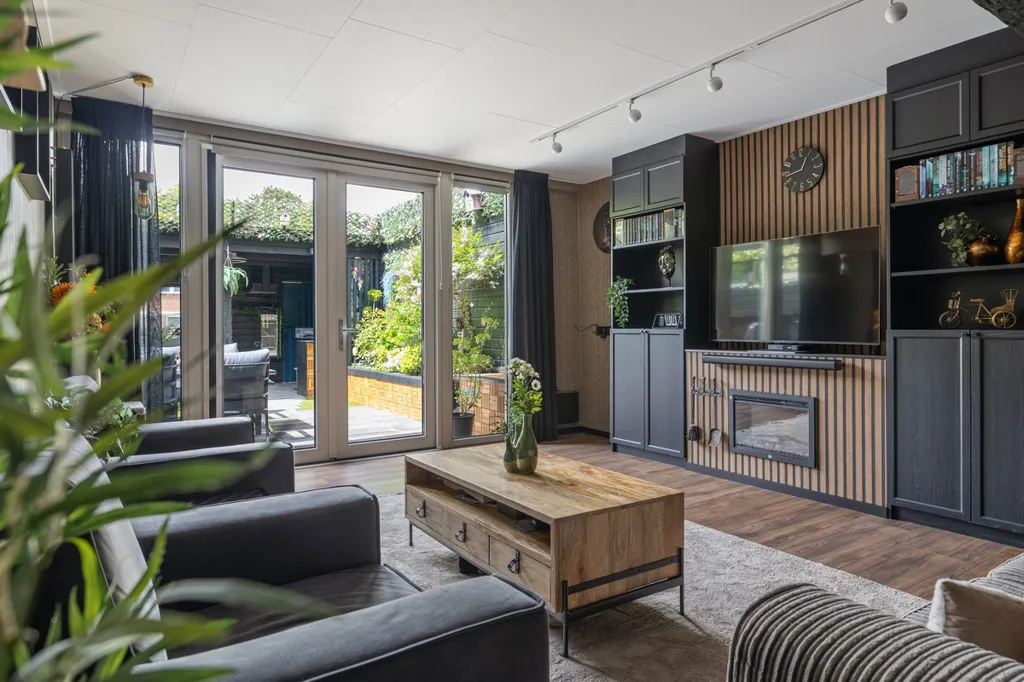 Elutuba - Modernised Semi-detached House with Garden in Emmen