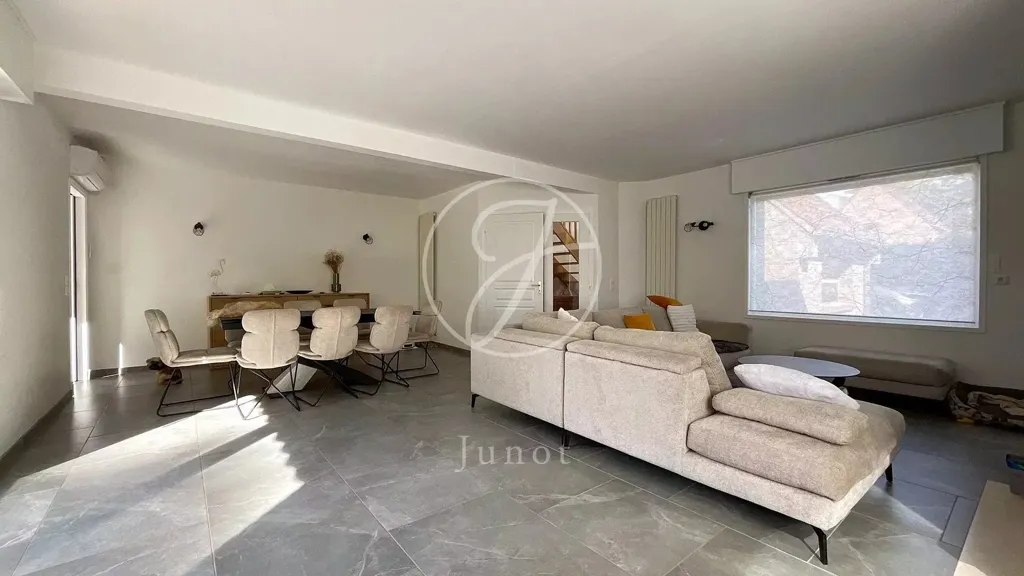 Elutuba - Renovated House with Pool in Hem
