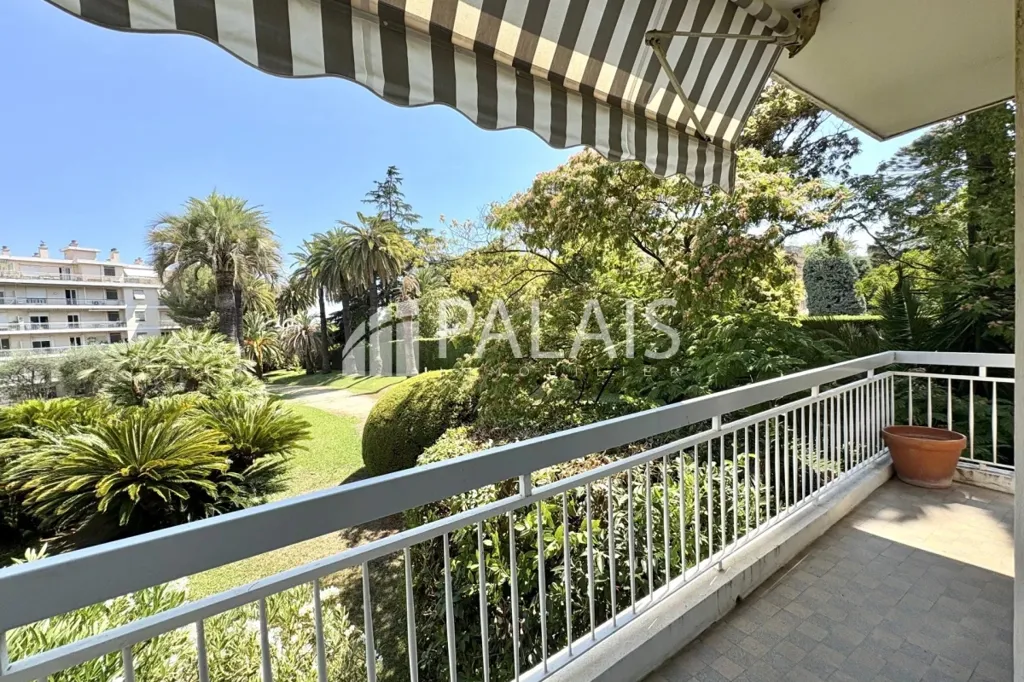 Balcone - Spacious 4-Piece Apartment with Terrace in Nice