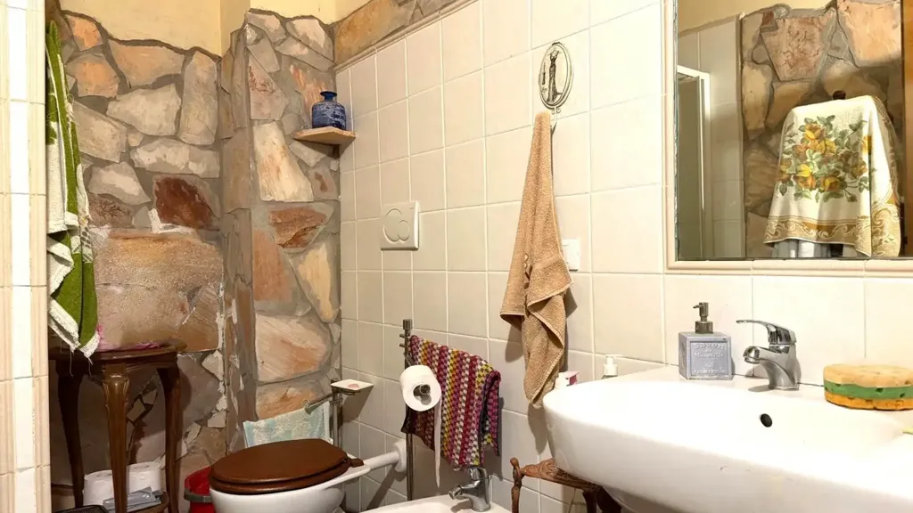 Vannitoad - Rustic Property with Panoramic Views in Santa Luce