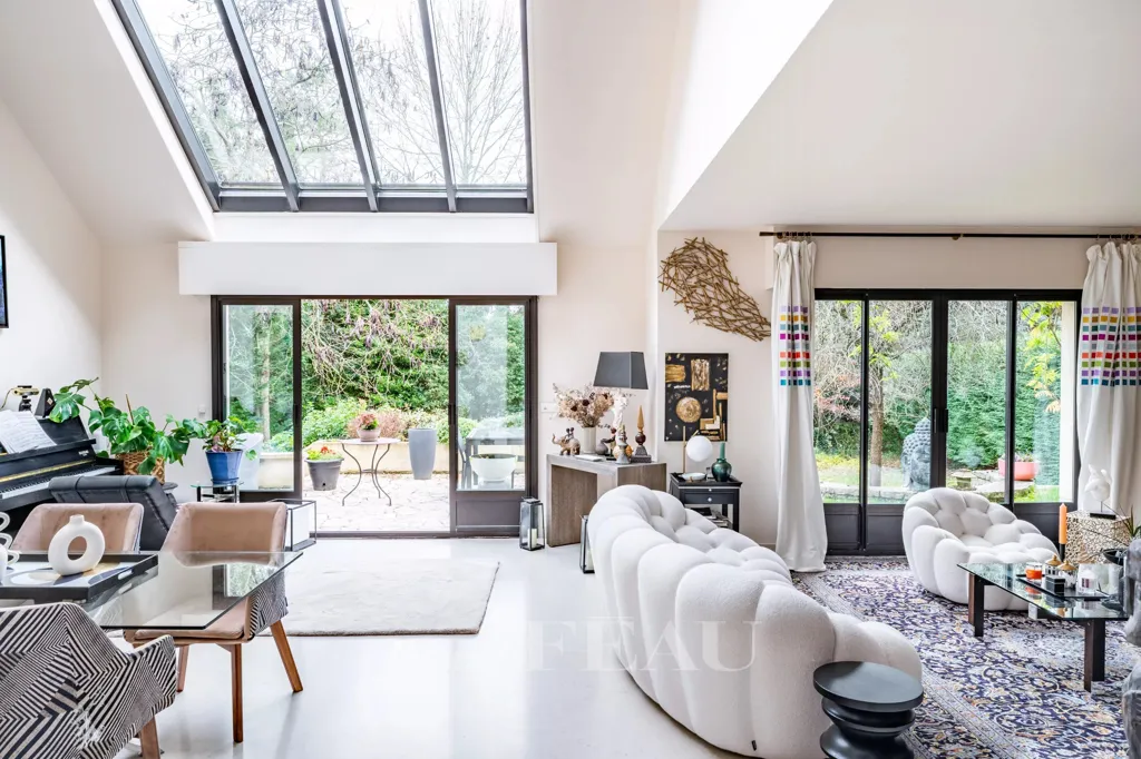 Elutuba - Architect-Designed House with Terrace in Bougival