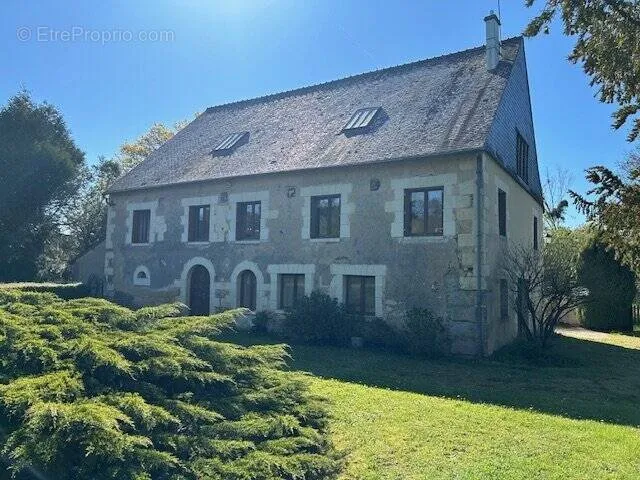 Välivaade - 18th-Century Mill with River View in Besse-Sur-Braye