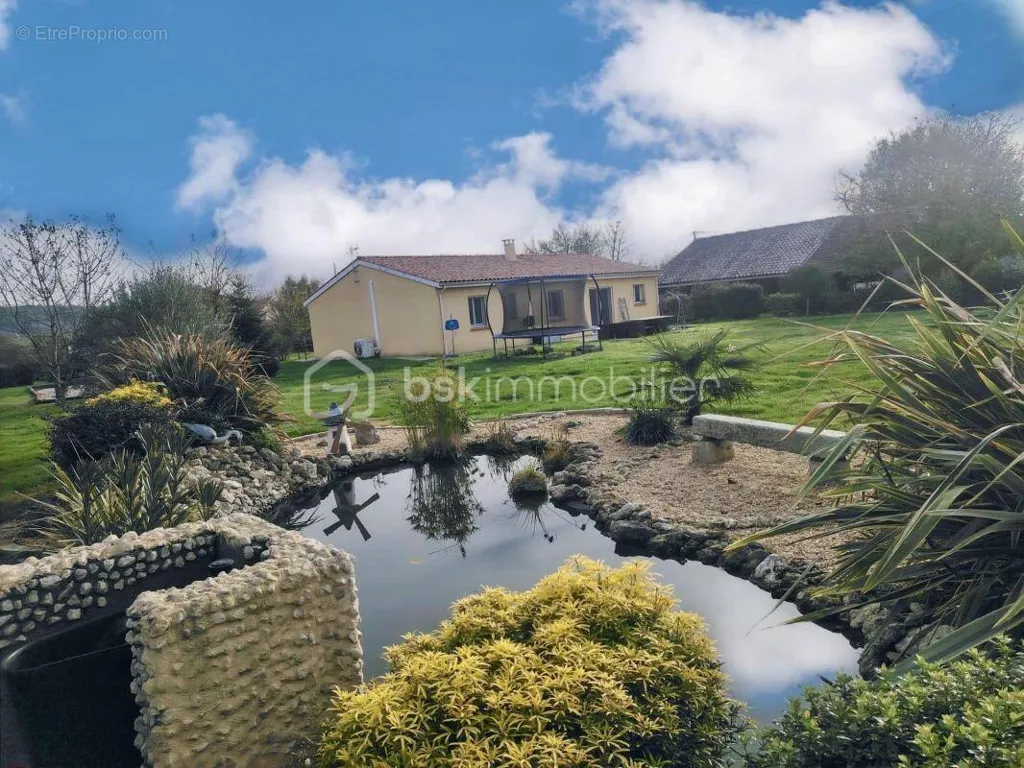 Jardin - Maison Familiale avec Grand Terrain à Caudecoste