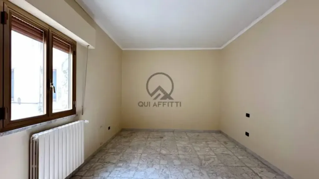 Pièces - 3-Bedroom Apartment with Terrace in Andria