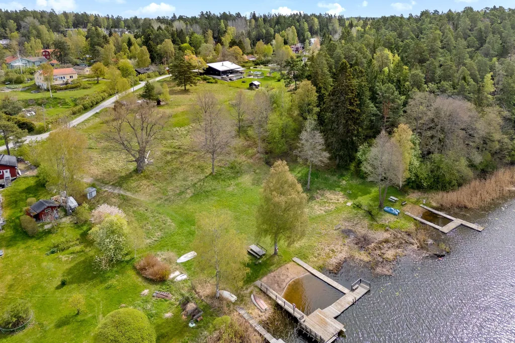 Õhuvaade - Waterfront Plot with Development Potential in Åkersberga