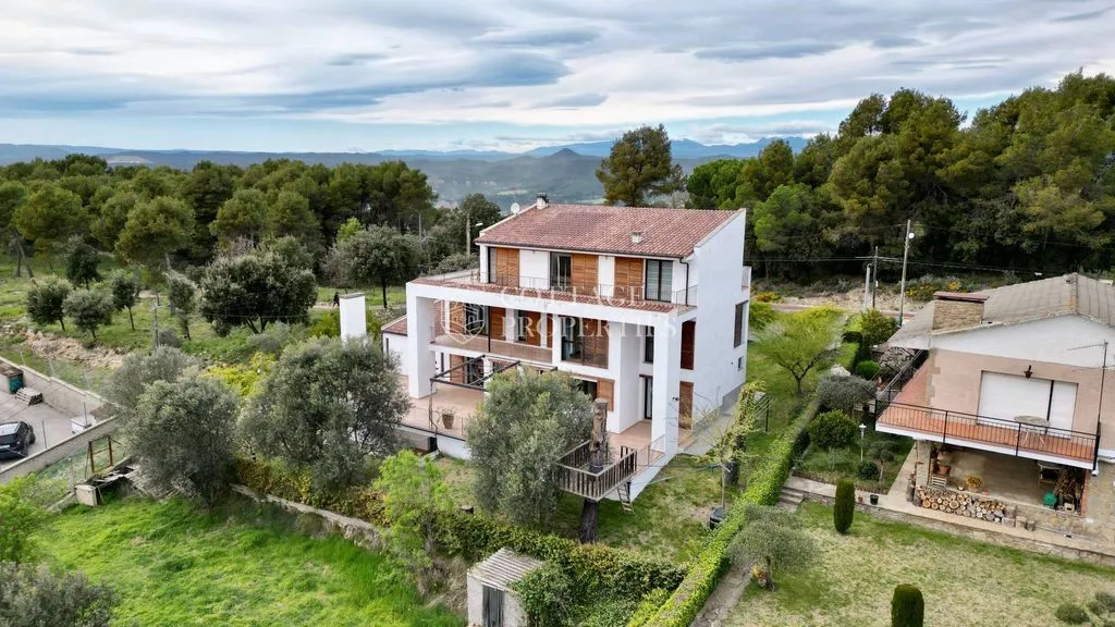 Õhuvaade - Luxury House with Panoramic Views in Calders