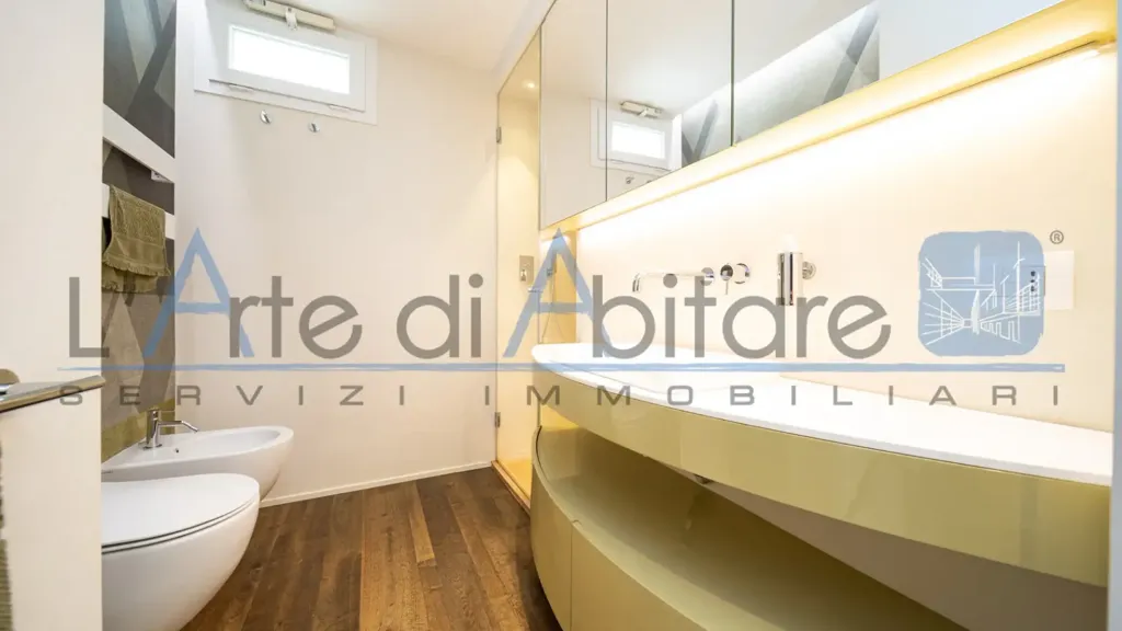 Salles de bain - Independent Triplex with Terraces in Covignano