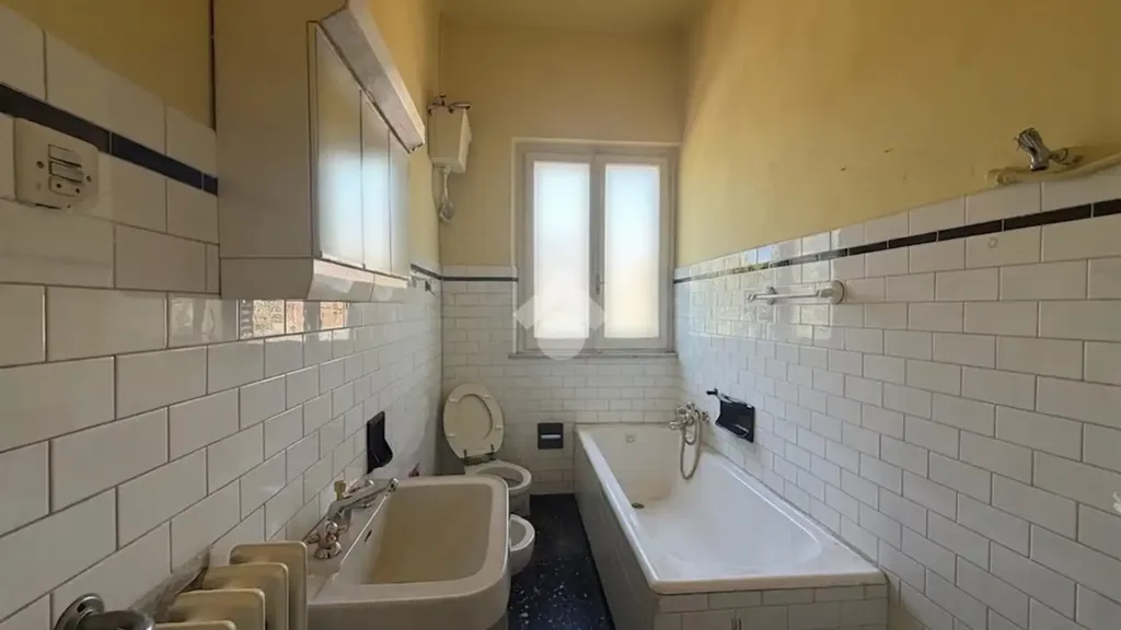 Vannitoad - Corner Semi-Detached Villa with Private Garden in Pesaro