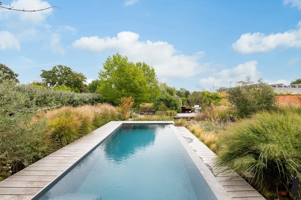 Bassein - Architect's Villa with Infinity Pool in Olmen